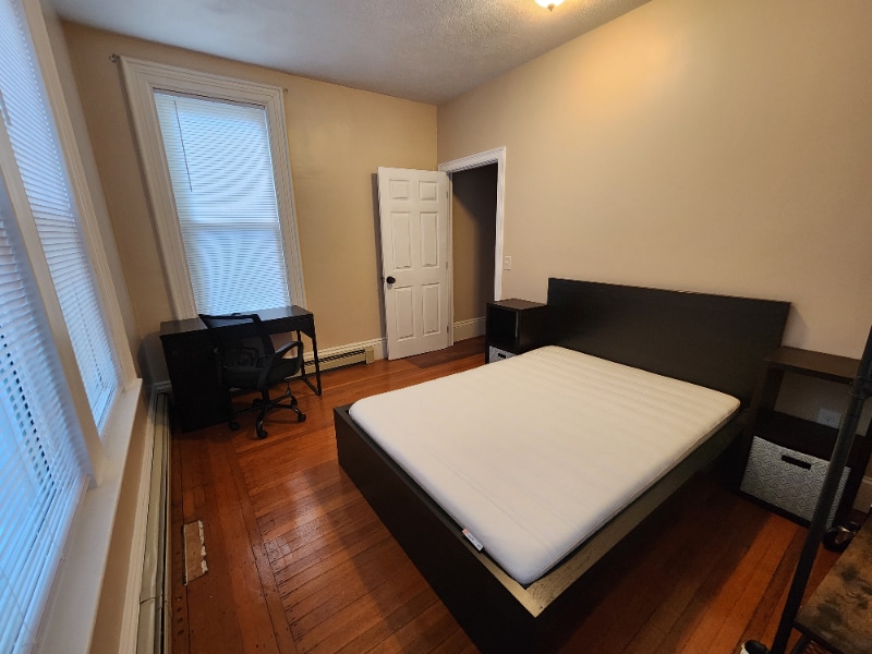 Primary Photo - 66 Brook St