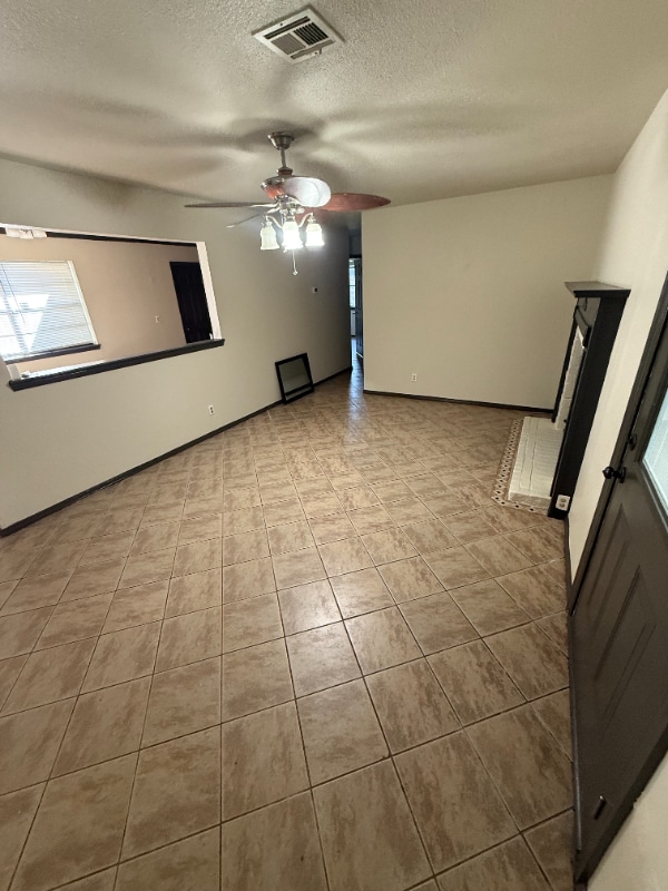 Building Photo - 1904 Quail Run