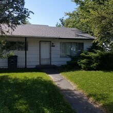 Building Photo - 1208-1210 Vandenburg Ave