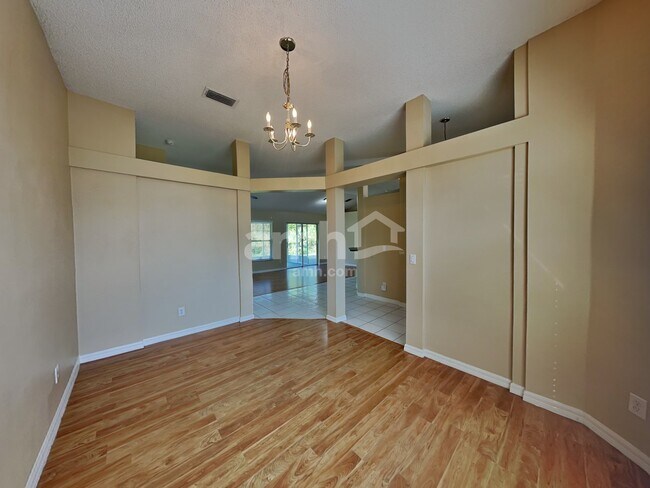 Building Photo - 6200 Erik Ct