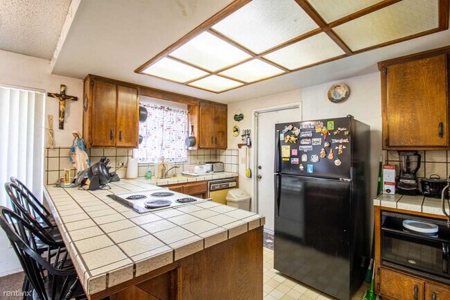 Building Photo - 3 br, 2 bath House - 1401 W Riggin Ave