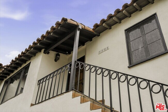 Building Photo - 1702 Idaho Ave