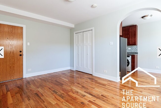 Building Photo - 550 W Arlington Pl