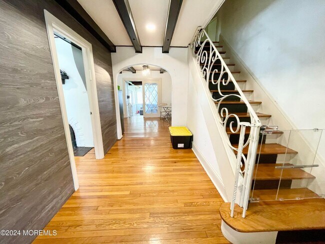 Foto del edificio - 254 Lawrence Ave