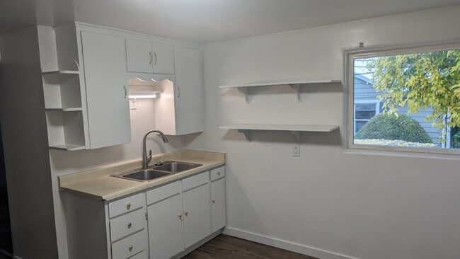 Building Photo - 2220 E 4500 S