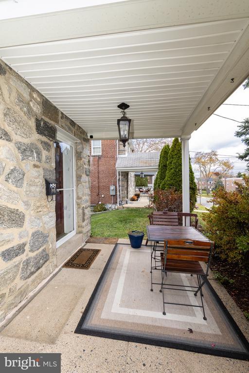 Foto del edificio - 52 Woodbine Rd