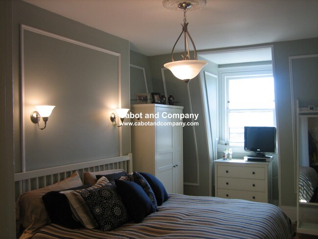 Building Photo - 127 Beacon St