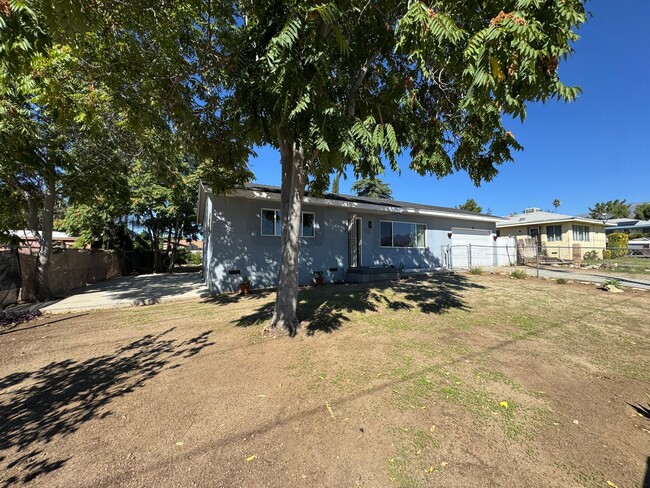 Building Photo - 853 N Hargrave St