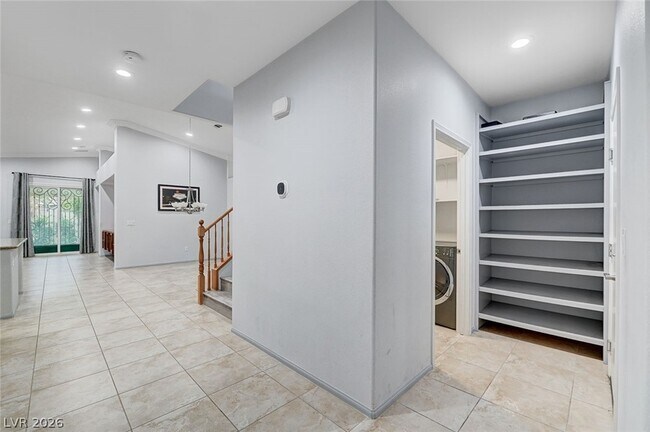 Building Photo - 7129 Weavers Pl