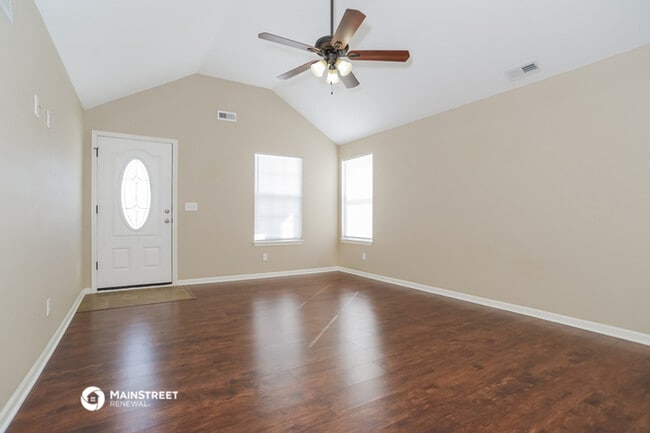 Building Photo - 1106 SE Oak Ridge Dr