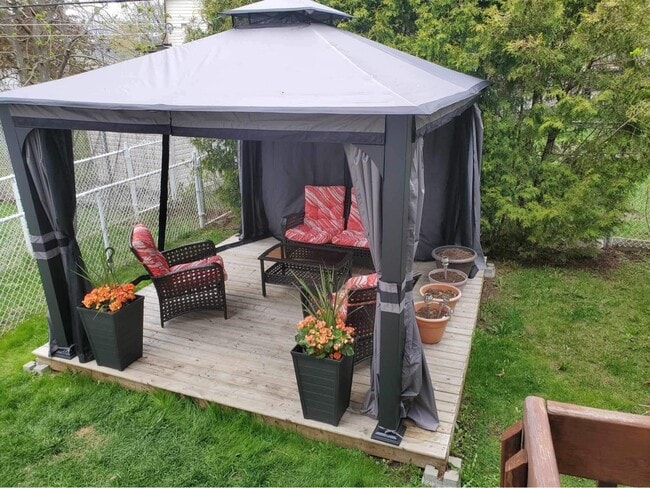 Photo du bâtiment - 758 Av 77E