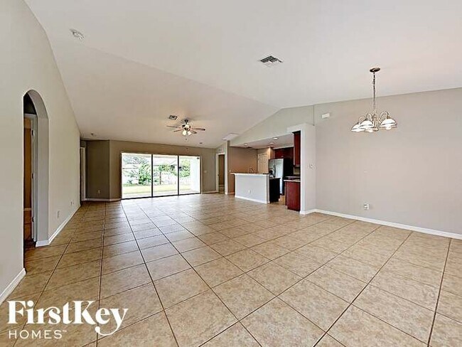 Foto del edificio - 1155 NW 27th Pl