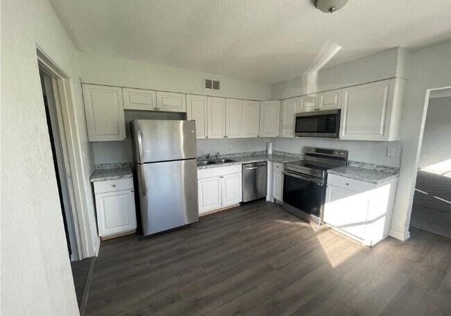 Foto del edificio - 23476 Harper Ave