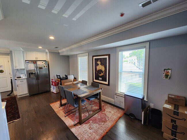 Building Photo - 258 Main St