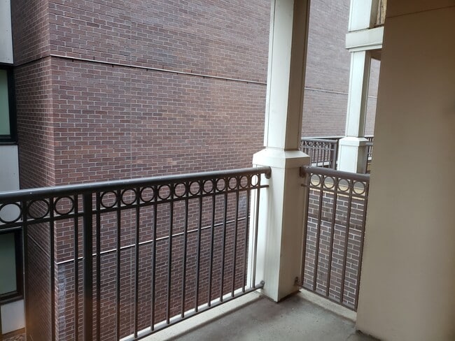 Building Photo - 1125 E Olive St