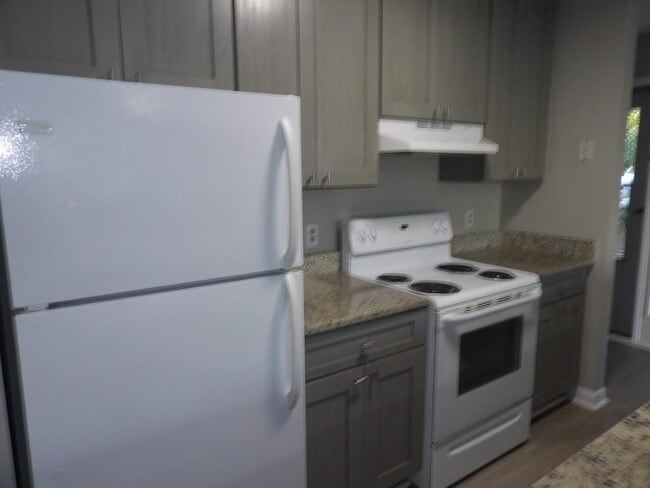 Building Photo - 4363 Spa Dr