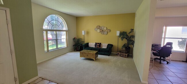 Foto del edificio - Beautiful 4/3 2 Story Pool Home In Ocoee FL