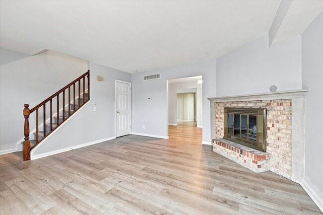 Building Photo - 701 Renner Rd