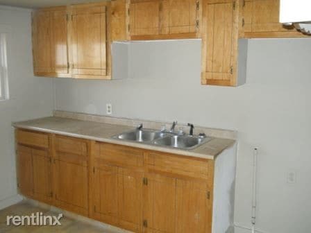 Building Photo - 3 br, 1 bath  - 1617 N Main Ave a