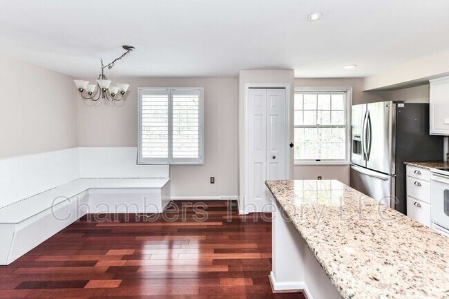 Building Photo - 1549 Twisted Oak Dr