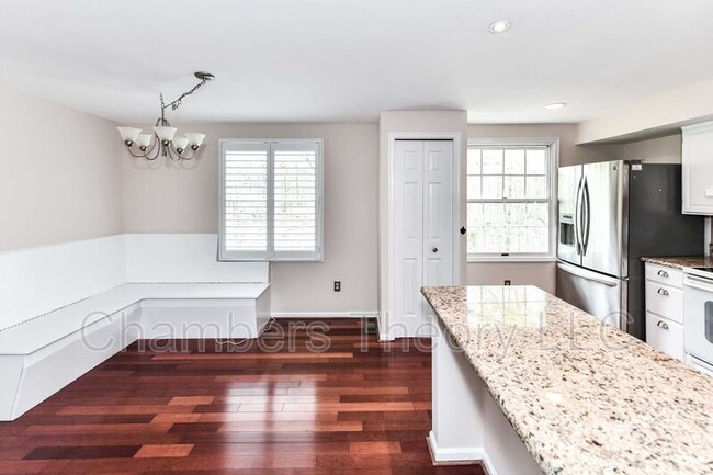 Foto del edificio - 1549 Twisted Oak Dr
