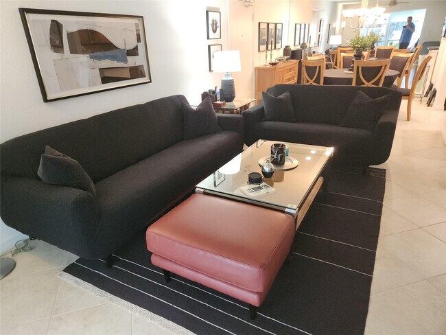 Foto del edificio - 6437 Bay Club Dr