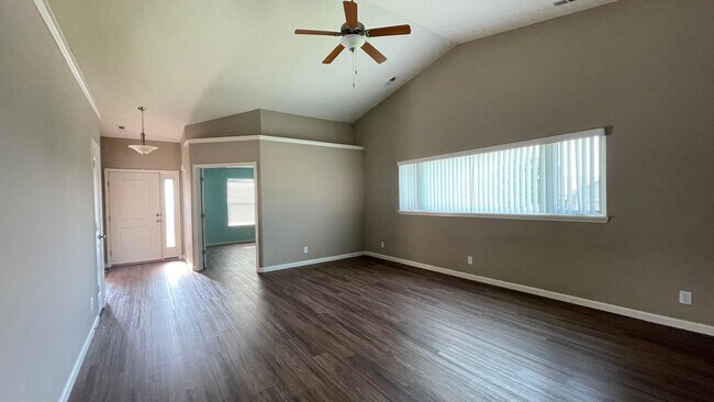 Building Photo - WEST LAFAYETTE...3 Bedroom w/office