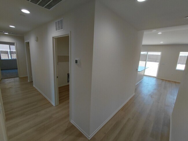 Building Photo - 475 Palomino Ct