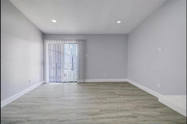 Building Photo - 9550 Deering Dr