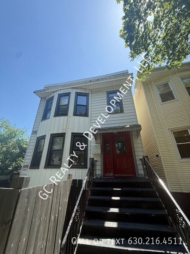Primary Photo - 2835 W 38th Pl