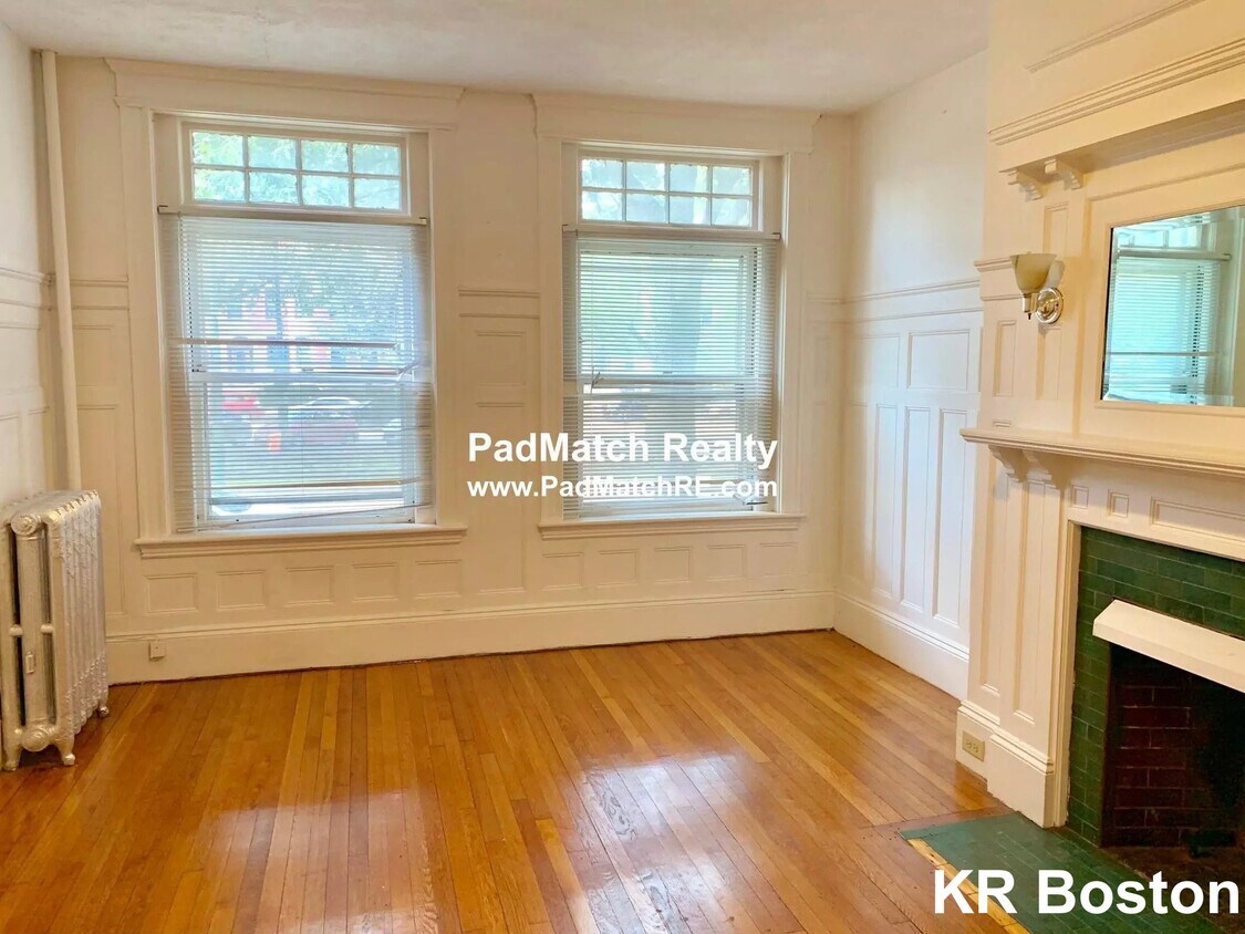 Primary Photo - 1623 Beacon St