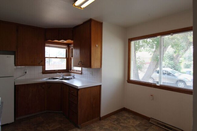 Building Photo - Nice Duplex