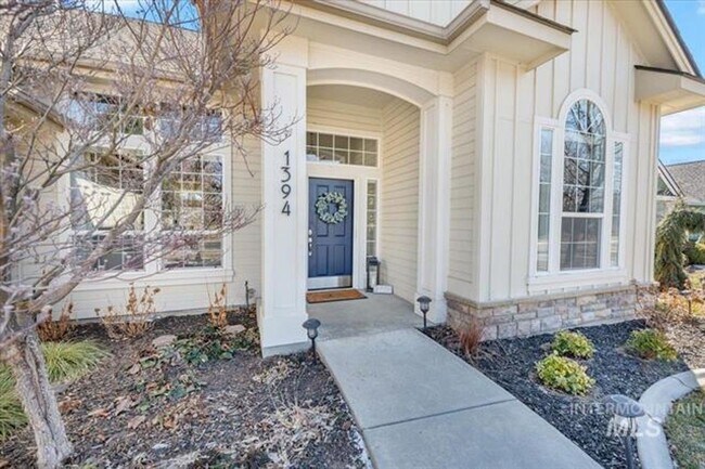 Building Photo - Gorgeous Eagle Home w/4 Beds 3 Full Baths ...