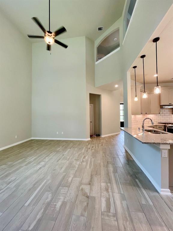 Building Photo - 511 Blue Threadfin Ct
