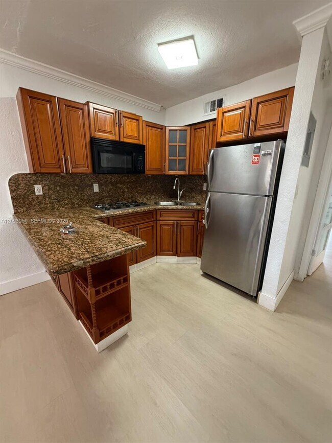 Foto del edificio - 1330 W 54th St