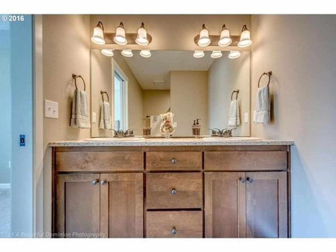 Primary Photo - Luxury Townhome in Ridgefield