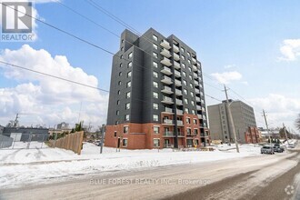 Building Photo - 25-325 Centre St