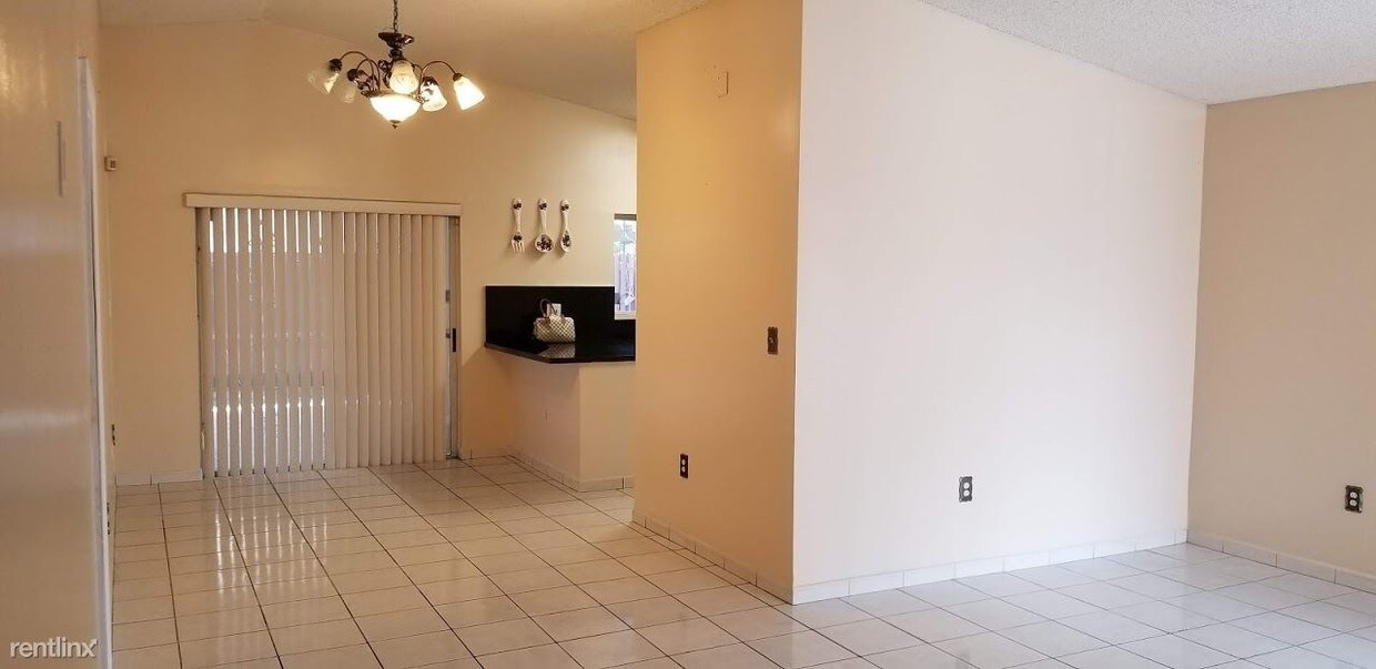 Foto del edificio - 3 br, 2 bath House - 9356 NW 121st St # 93...