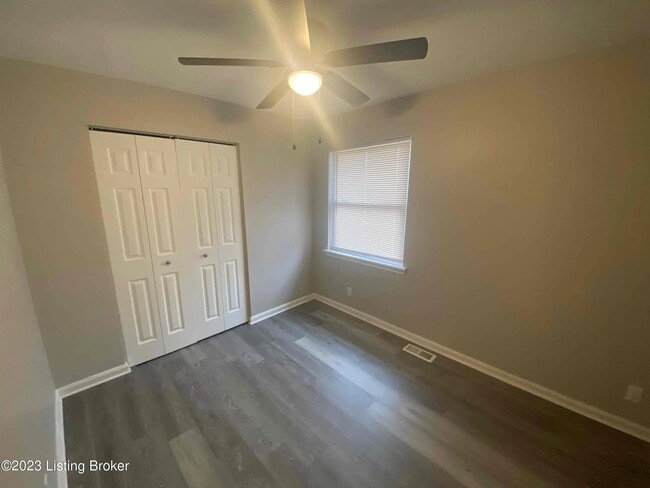 Foto del edificio - 1533 S 32nd St