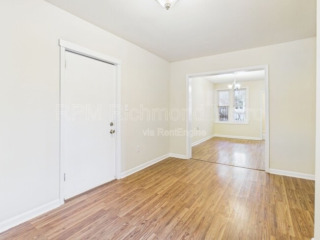 Interior Photo - 2400 Barton Ave