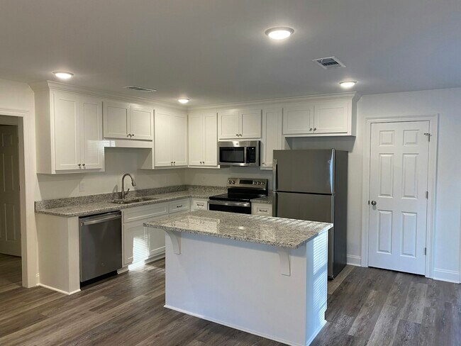 Foto del edificio - 14 Carney Ln