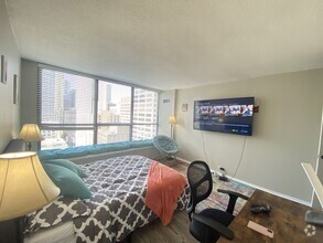 Building Photo - Deluxe Room - River North (Female Only)