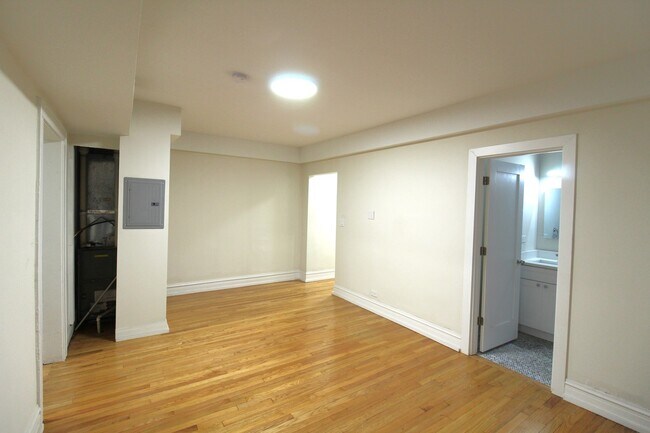 Foto del edificio - 6307 N Mozart St