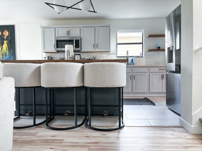 Building Photo - 5624 Victory Gallop Dr