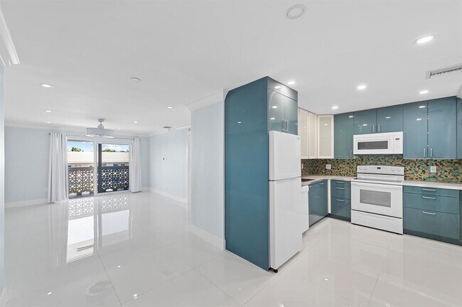 Foto del edificio - 3220 Bayview Dr