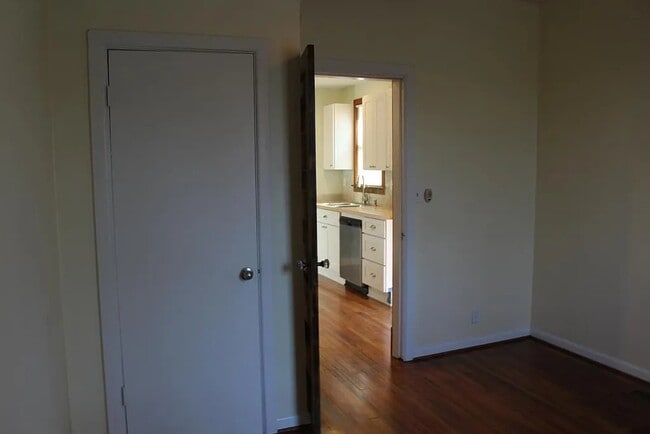 Building Photo - 3919 Dakota Ave