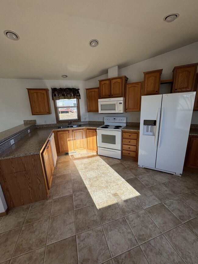 Foto del edificio - 537 34th Ave NW