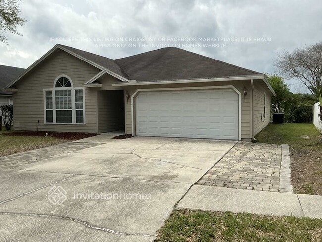 Building Photo - 7624 Fawn Lake Dr N