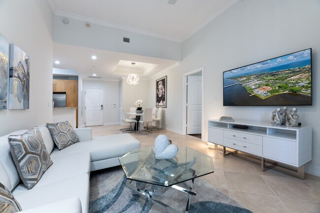 Living Room - 701 S Olive Ave