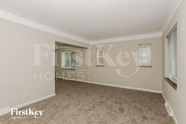 Building Photo - 6127 Hempwood Ave